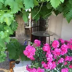 Chez Alice,simplicite Et Petite Piscine *