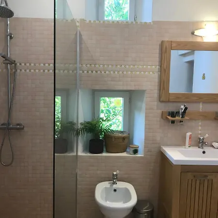 Chez Alice,simplicite Et Petite Piscine Frühstückspension *