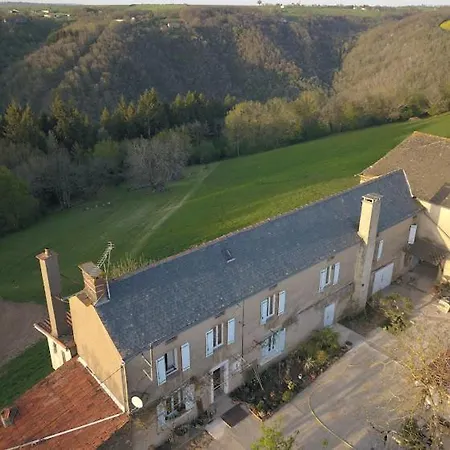 Chez Alice,simplicite Et Petite Piscine Frühstückspension