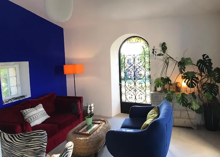 Chez Alice,simplicite Et Petite Piscine Отель типа 