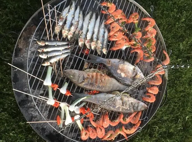 Chez Alice,simplicite Et Petite Piscine Отель типа 