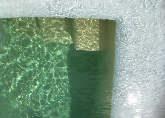 Chez Alice,simplicite Et Petite Piscine